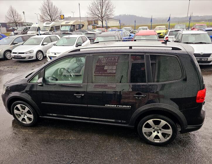 Volkswagen Touran 9