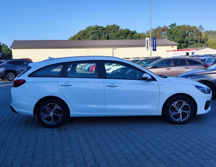 Hyundai i30 4