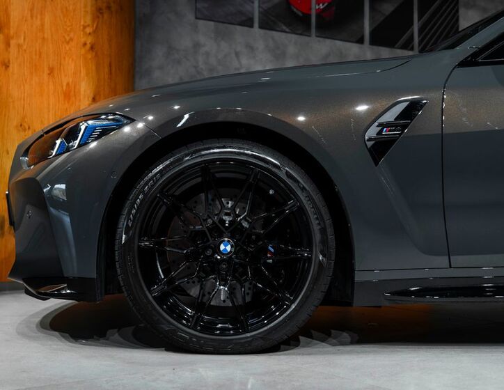 BMW M4 2