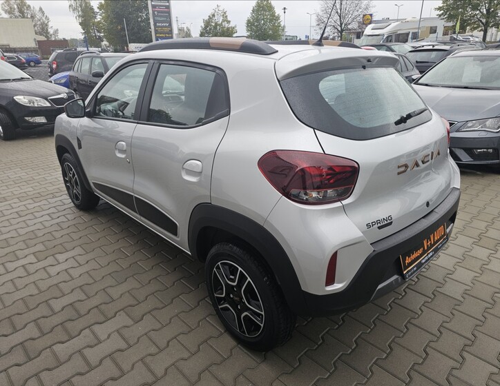 Dacia Spring 8