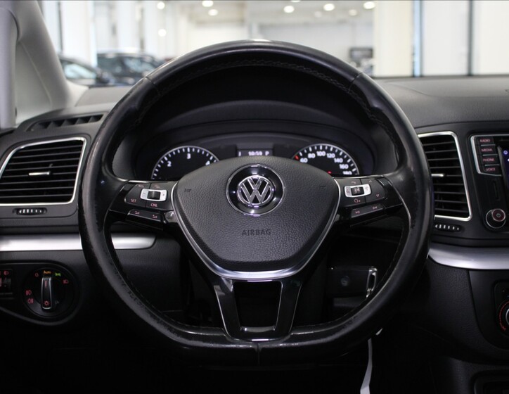 Volkswagen Sharan 9