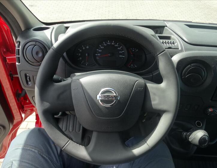 Nissan NV400 25