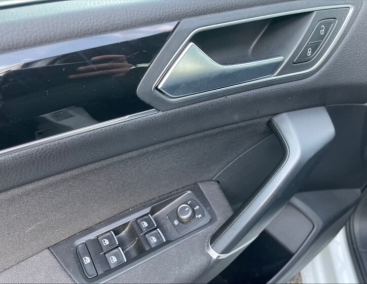 Volkswagen Touran 11
