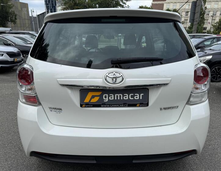 Toyota Verso 9