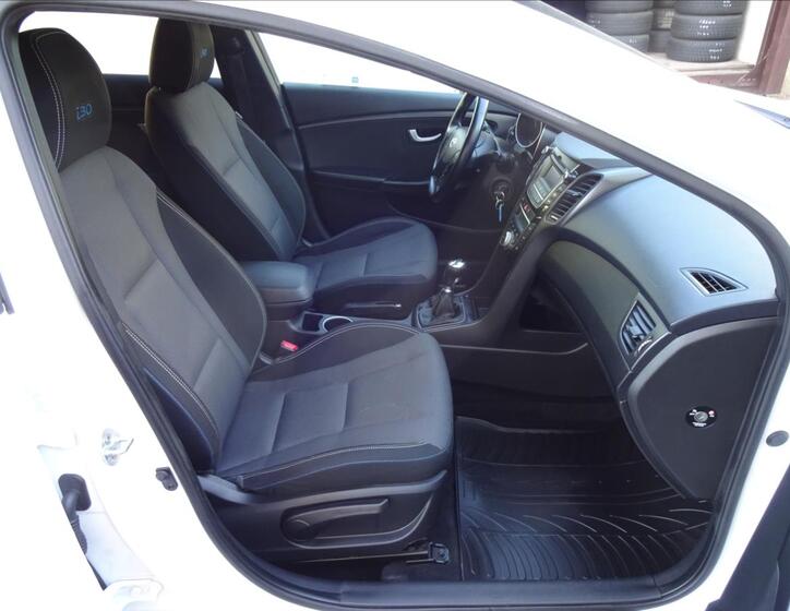 Hyundai i30 28