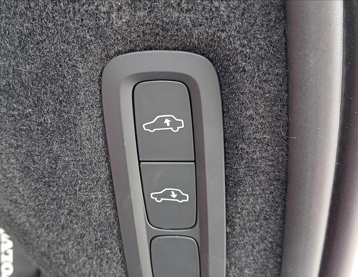 Volvo XC90 13
