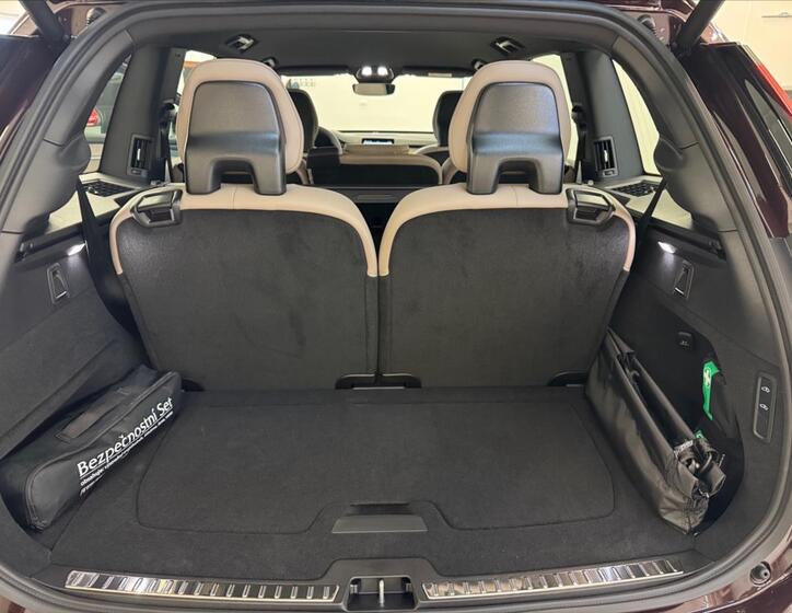 Volvo XC90 12