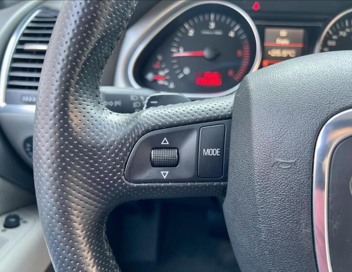 Audi Q7 24