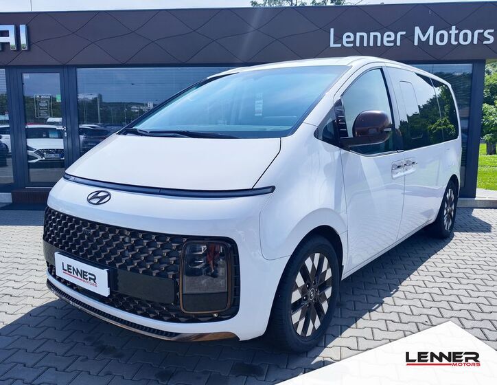 Hyundai Staria 1
