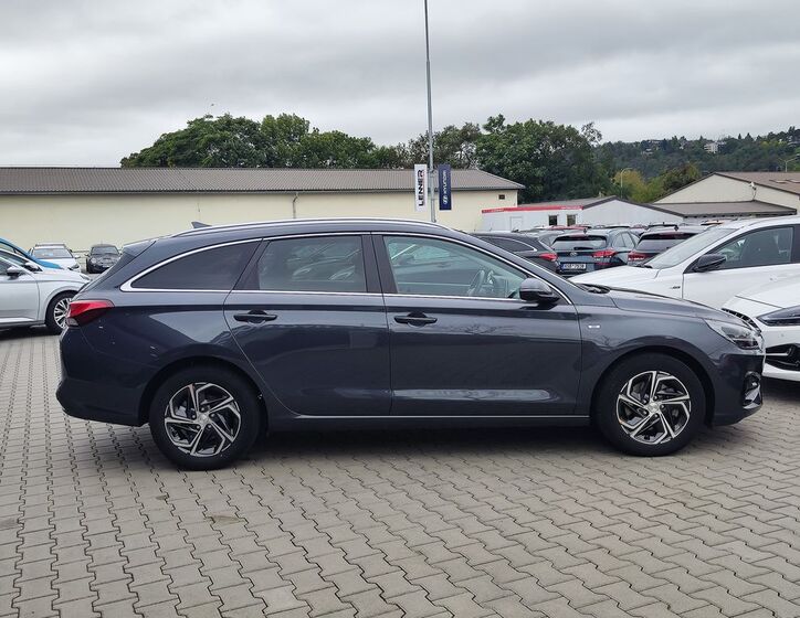 Hyundai i30 4