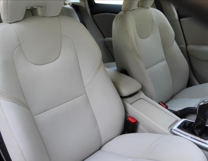 Volvo V40 17