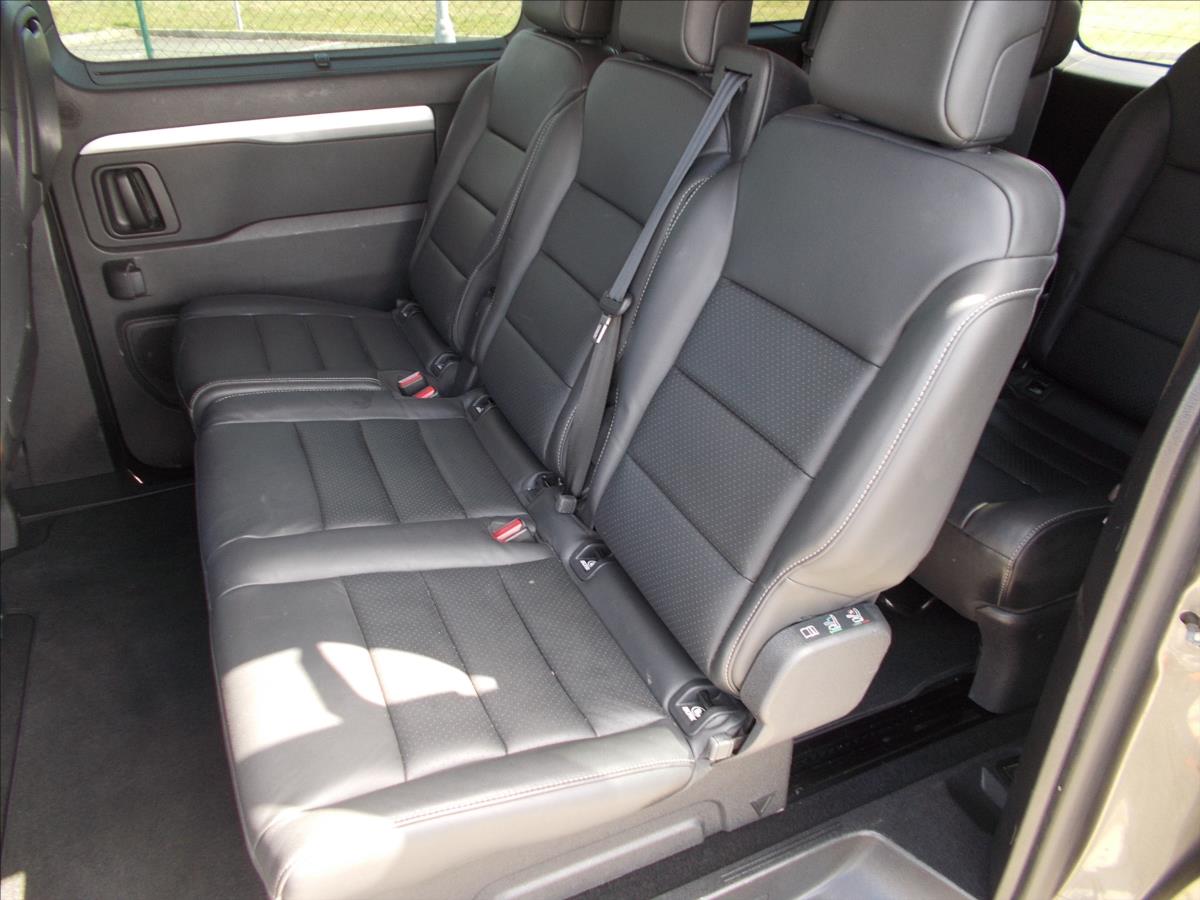 Peugeot Traveller
