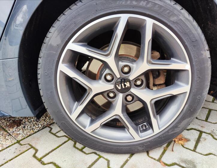 KIA ProCeed 39