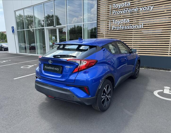 Toyota C-HR 2