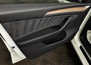 Tesla Model Y 14
