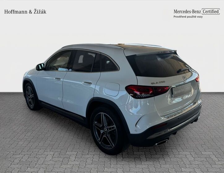 Mercedes-Benz GLA 7