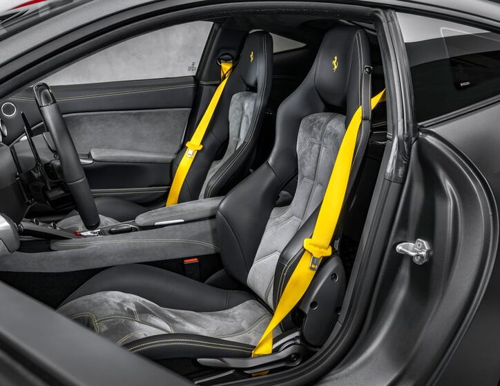 Ferrari F12 Berlinetta 18