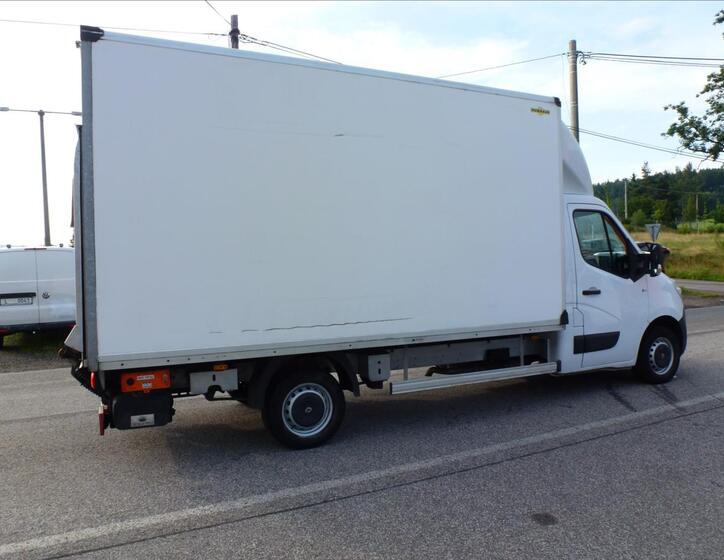 Renault Master 9
