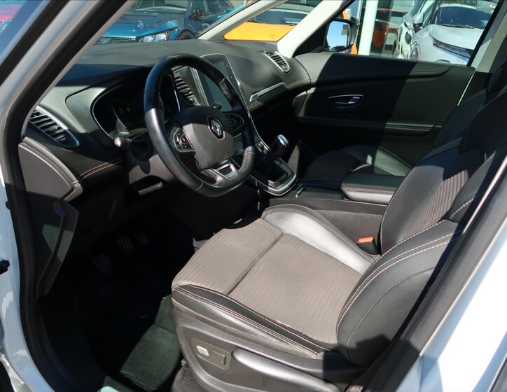 Renault Scénic 8