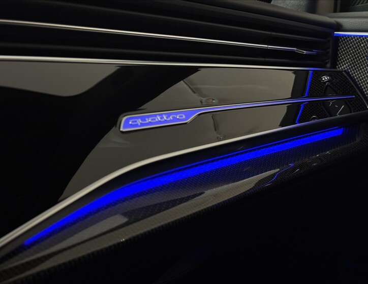Audi Q8 30