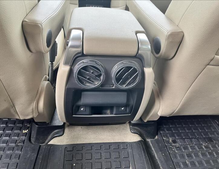 Land Rover Discovery 17