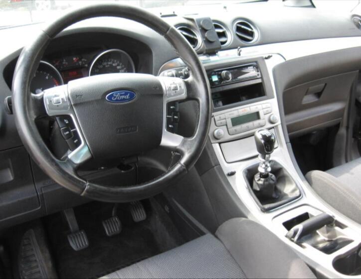 Ford S-MAX 13