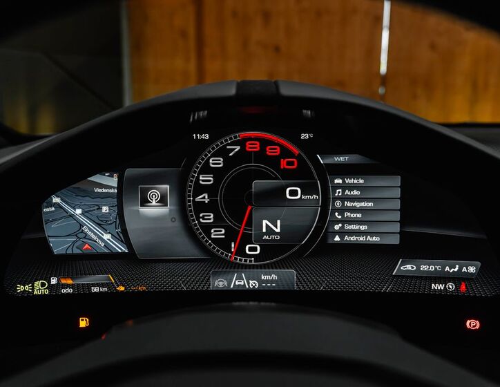 Ferrari Roma 11