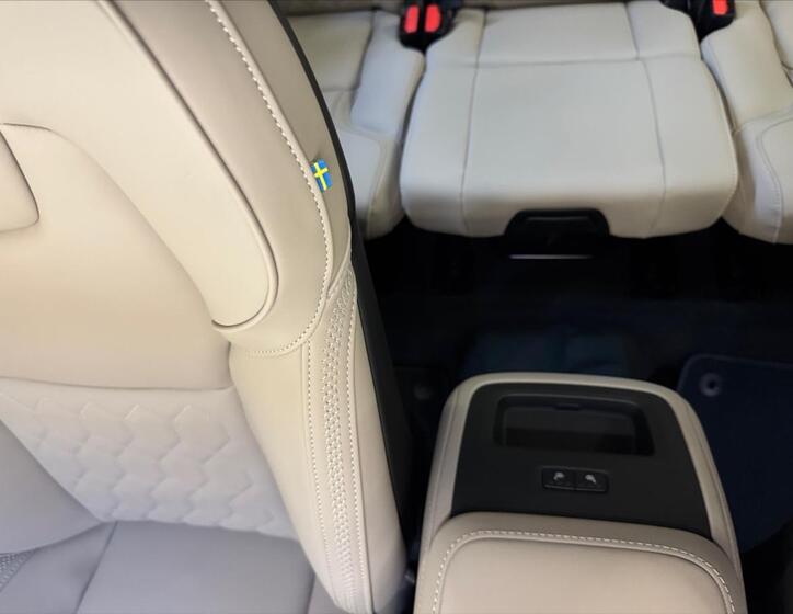 Volvo XC90 15