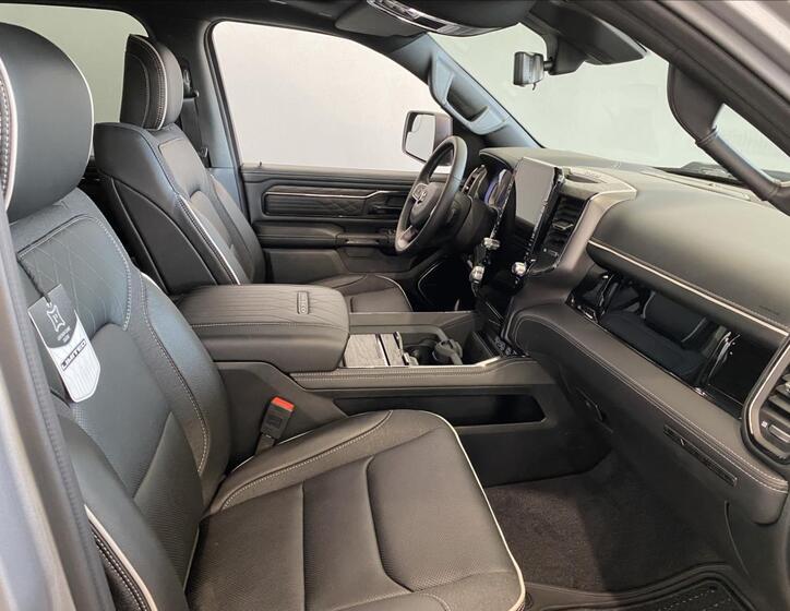 Dodge RAM 8