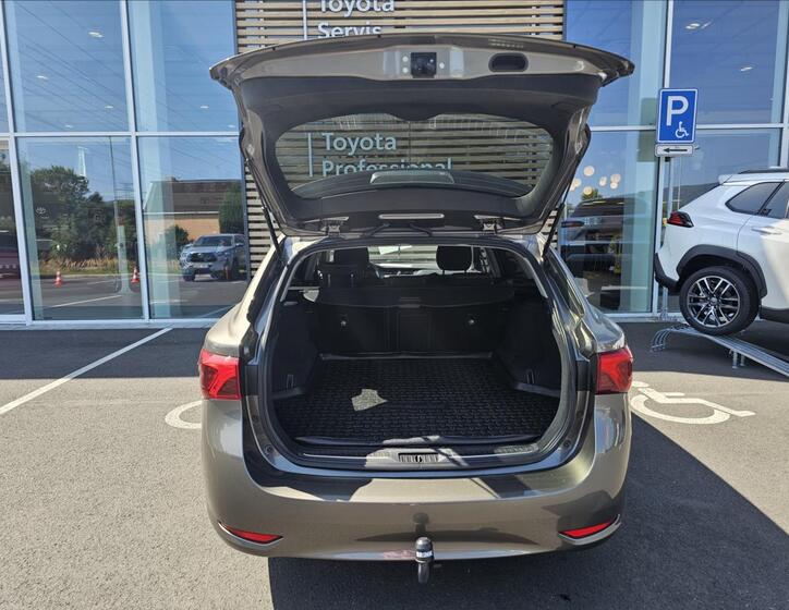 Toyota Avensis 9