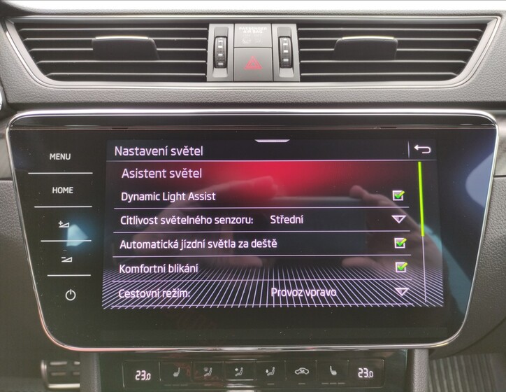 Škoda Superb 18