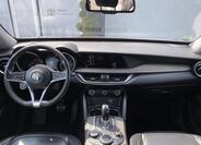 Alfa Romeo Stelvio 12