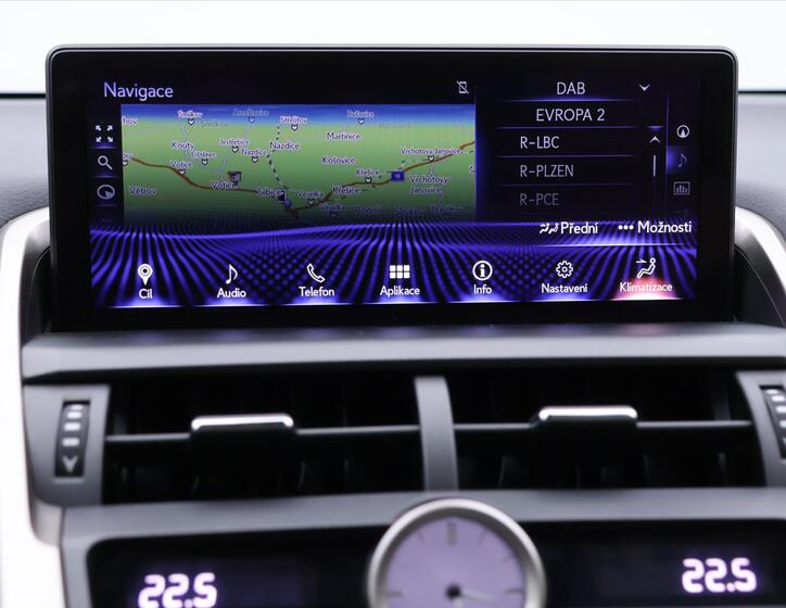 Lexus NX 300h 26