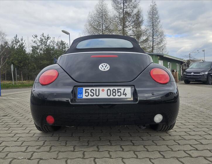 Volkswagen New Beetle 6