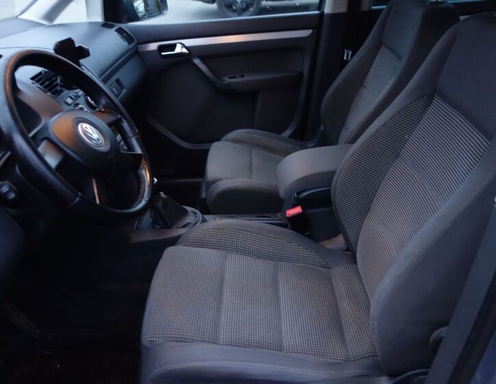 Volkswagen Touran 12