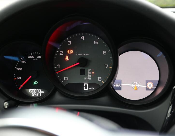 Porsche Macan 30
