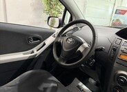 Toyota Yaris 13