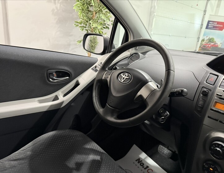 Toyota Yaris 13
