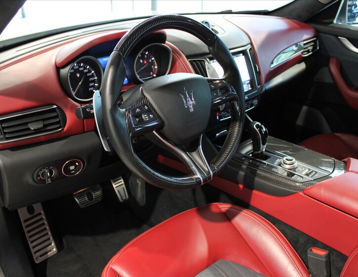 Maserati Levante 12