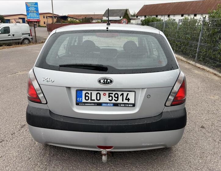 KIA Rio 7