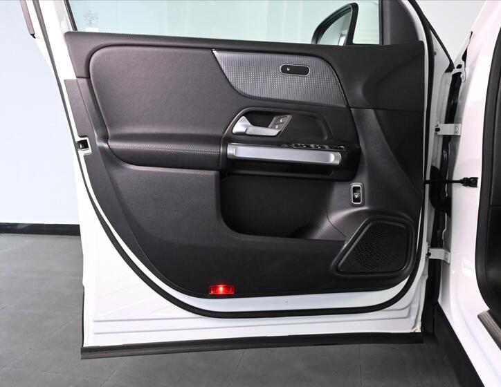 Mercedes-Benz GLB 26