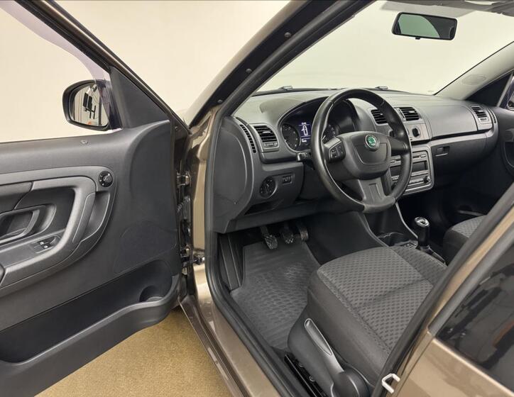 Škoda Roomster 24