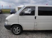 Volkswagen Caravelle 10