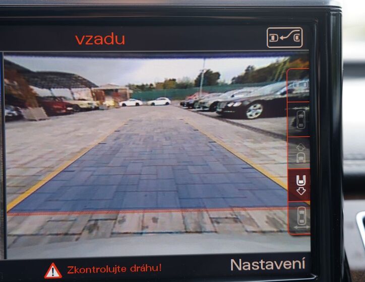 Audi A8 41
