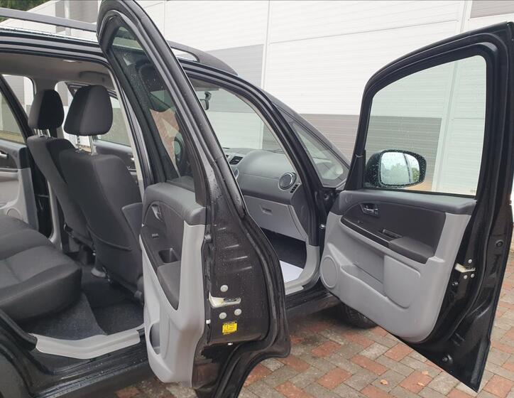 Suzuki SX4 23