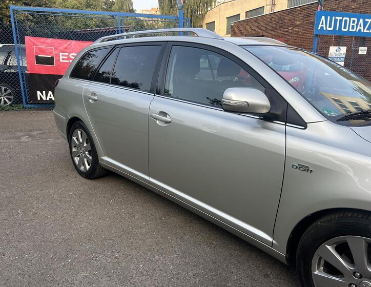 Toyota Avensis 9