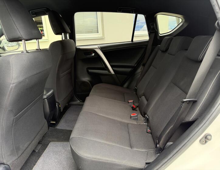 Toyota RAV4 10