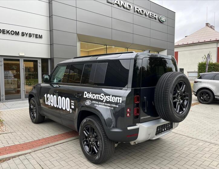 Land Rover Defender 6