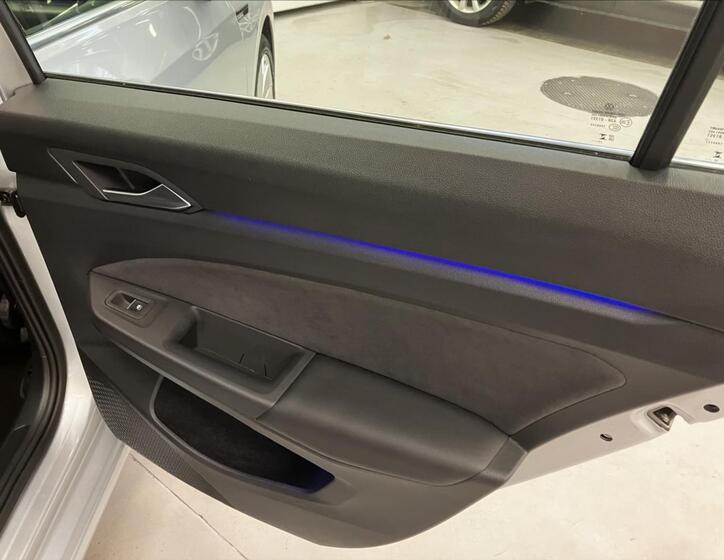 Volkswagen Golf 24