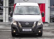 Nissan NV400 2